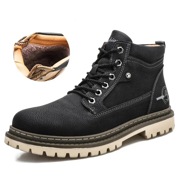 Black leather boot with fur lining 